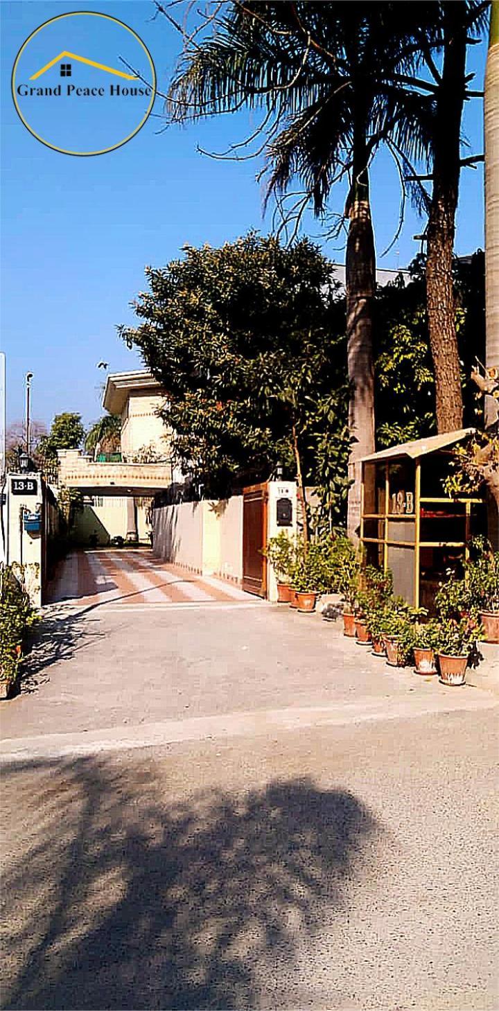 Grand Peace House I Acomodação com café da manhã Islamabad Exterior foto