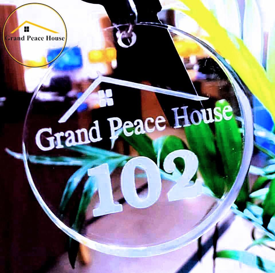 Grand Peace House I Acomodação com café da manhã Islamabad Exterior foto